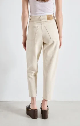 Damen-Jeans im Carrot-Schnitt von Tineborow Artikelnummer: TINE11AH26