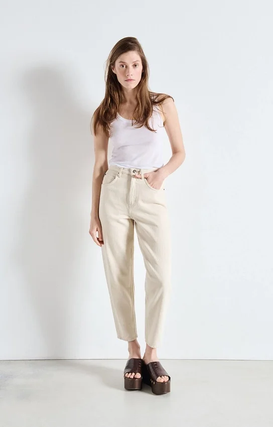 Damen-Jeans im Carrot-Schnitt von Tineborow Artikelnummer: TINE11AH26