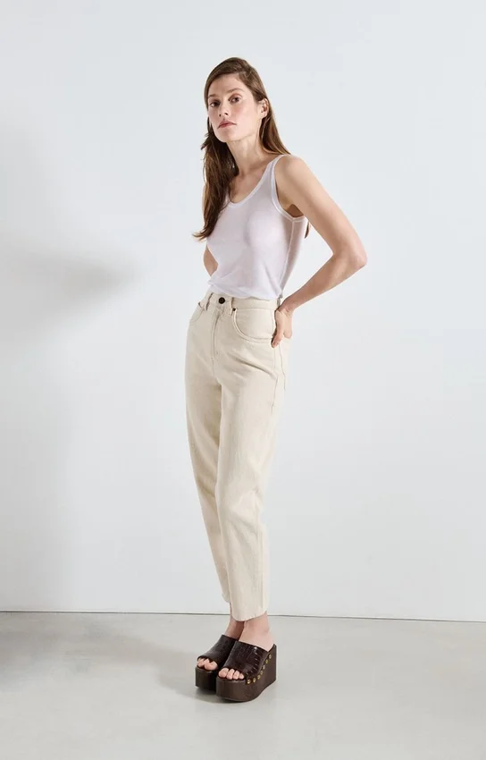 Damen-Jeans im Carrot-Schnitt von Tineborow Artikelnummer: TINE11AH26