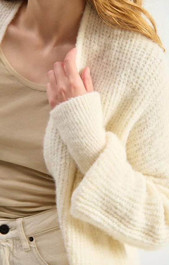 Damen-Strickjacke East Artikelnummer: EAST19AH26