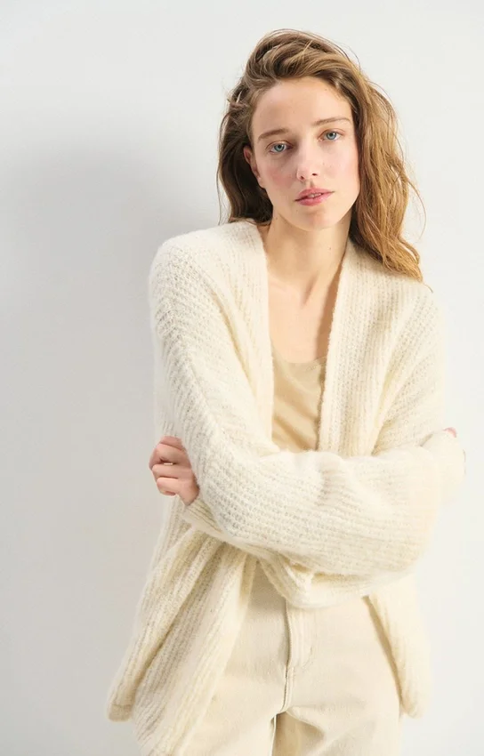 Damen-Strickjacke East Artikelnummer: EAST19AH26