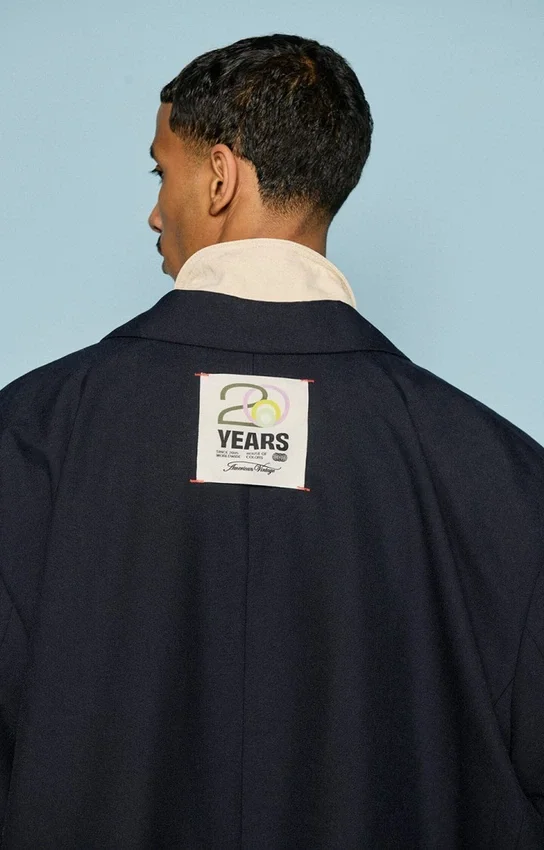 Unisex-Blazer Ayani – 20 Jahre Artikelnummer: AYA15A20H26