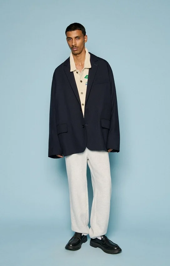 Unisex-Blazer Ayani – 20 Jahre Artikelnummer: AYA15A20H26