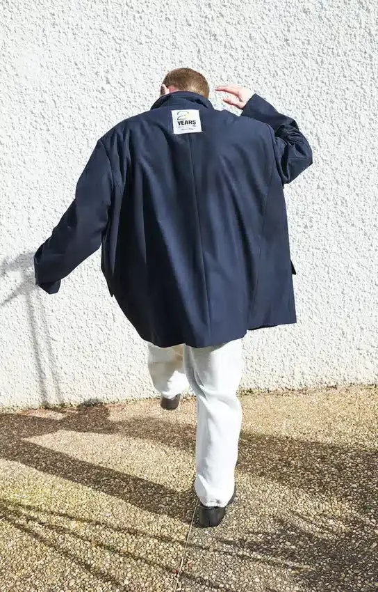 Unisex-Blazer Ayani – 20 Jahre Artikelnummer: AYA15A20H26